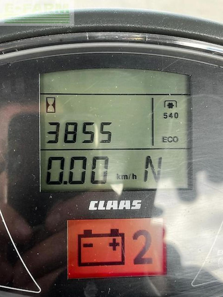 Farm tractor CLAAS axion 940