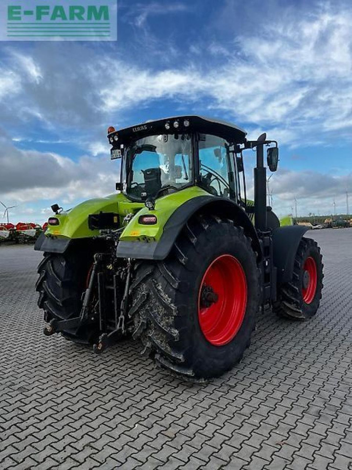 Farm tractor CLAAS axion 940