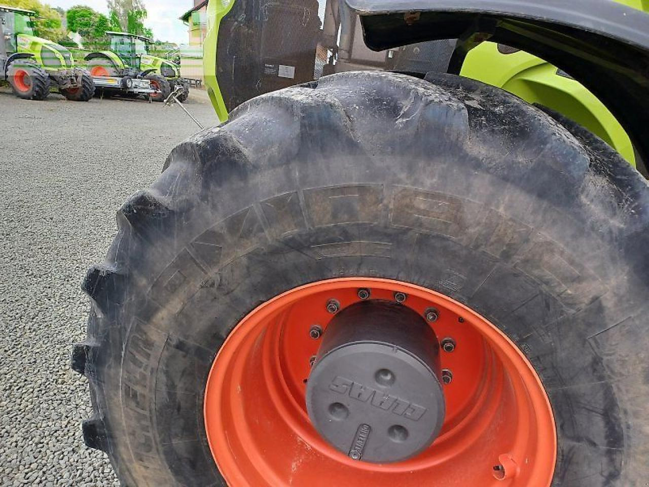 Farm tractor CLAAS axion 940 c-matic