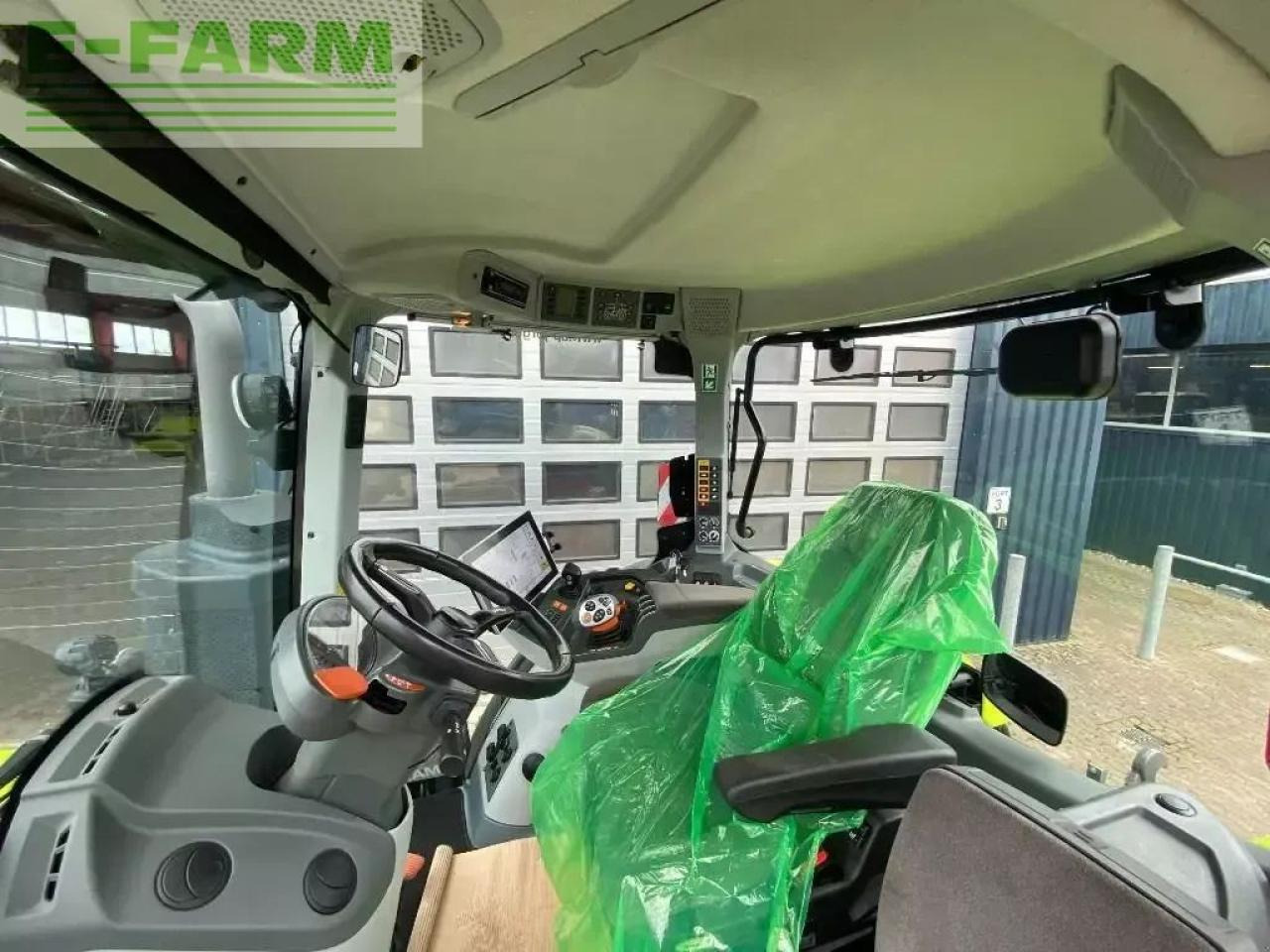 Farm tractor CLAAS axion 940 cmatic