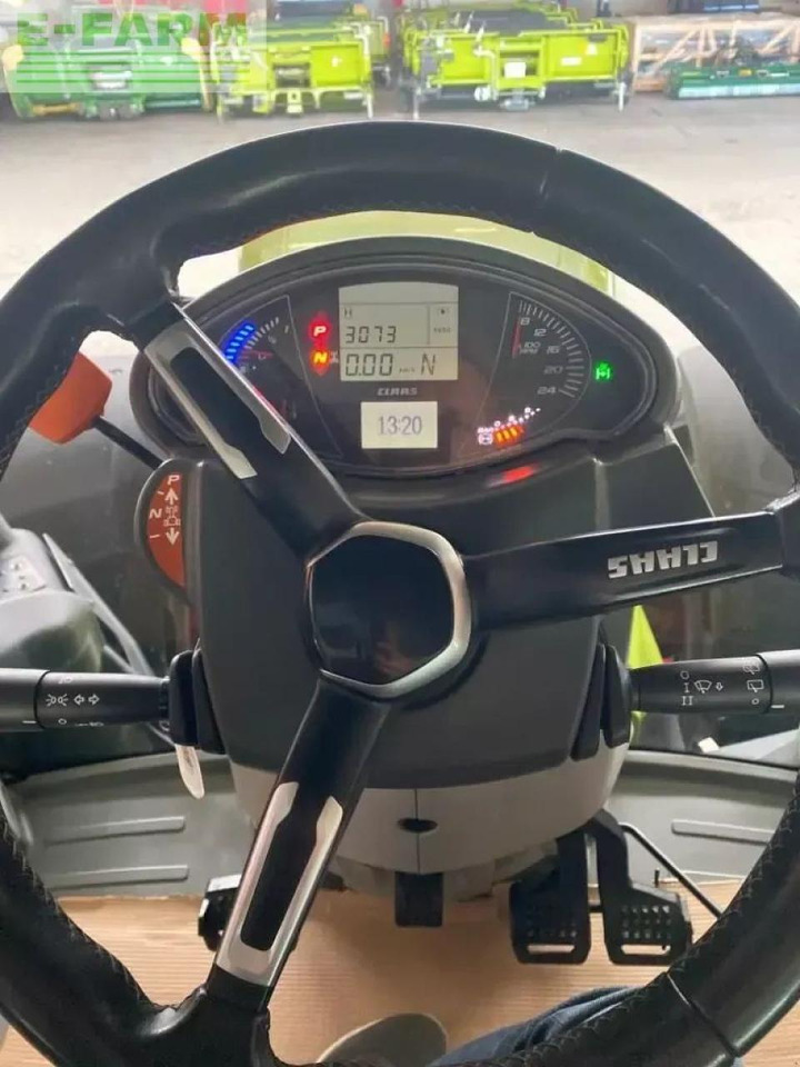 Farm tractor CLAAS axion 940 cmatic