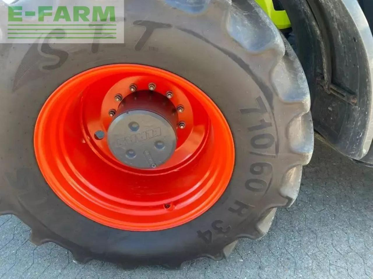 Farm tractor CLAAS axion 940 cmatic