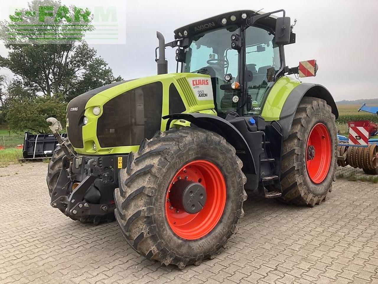 Farm tractor CLAAS axion 950