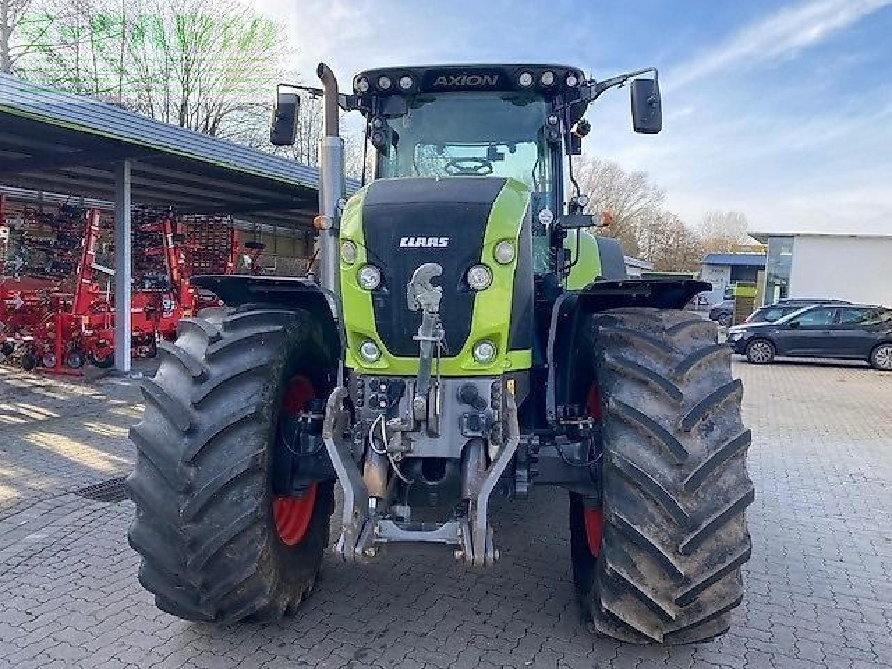 Farm tractor CLAAS axion 950