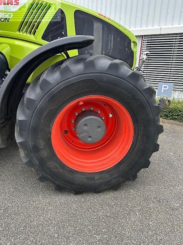 Farm tractor CLAAS axion 950