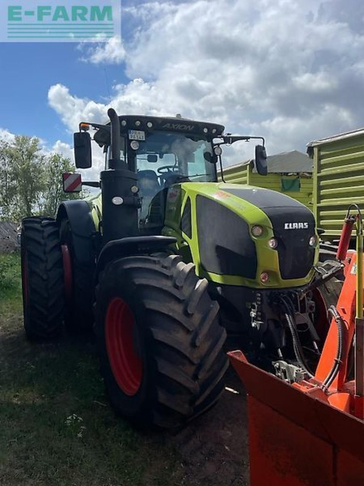 Farm tractor CLAAS axion 950