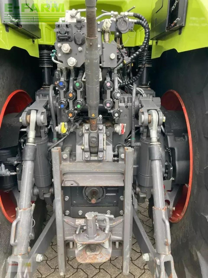 Farm tractor CLAAS axion 950 cmatic