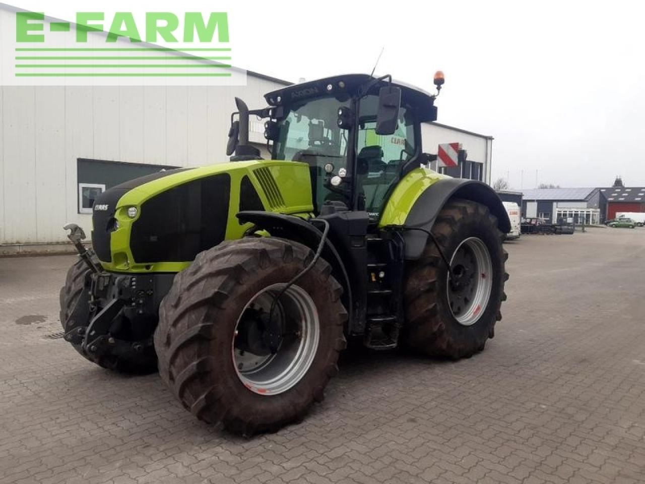 Farm tractor CLAAS axion 950 cmatic ctic