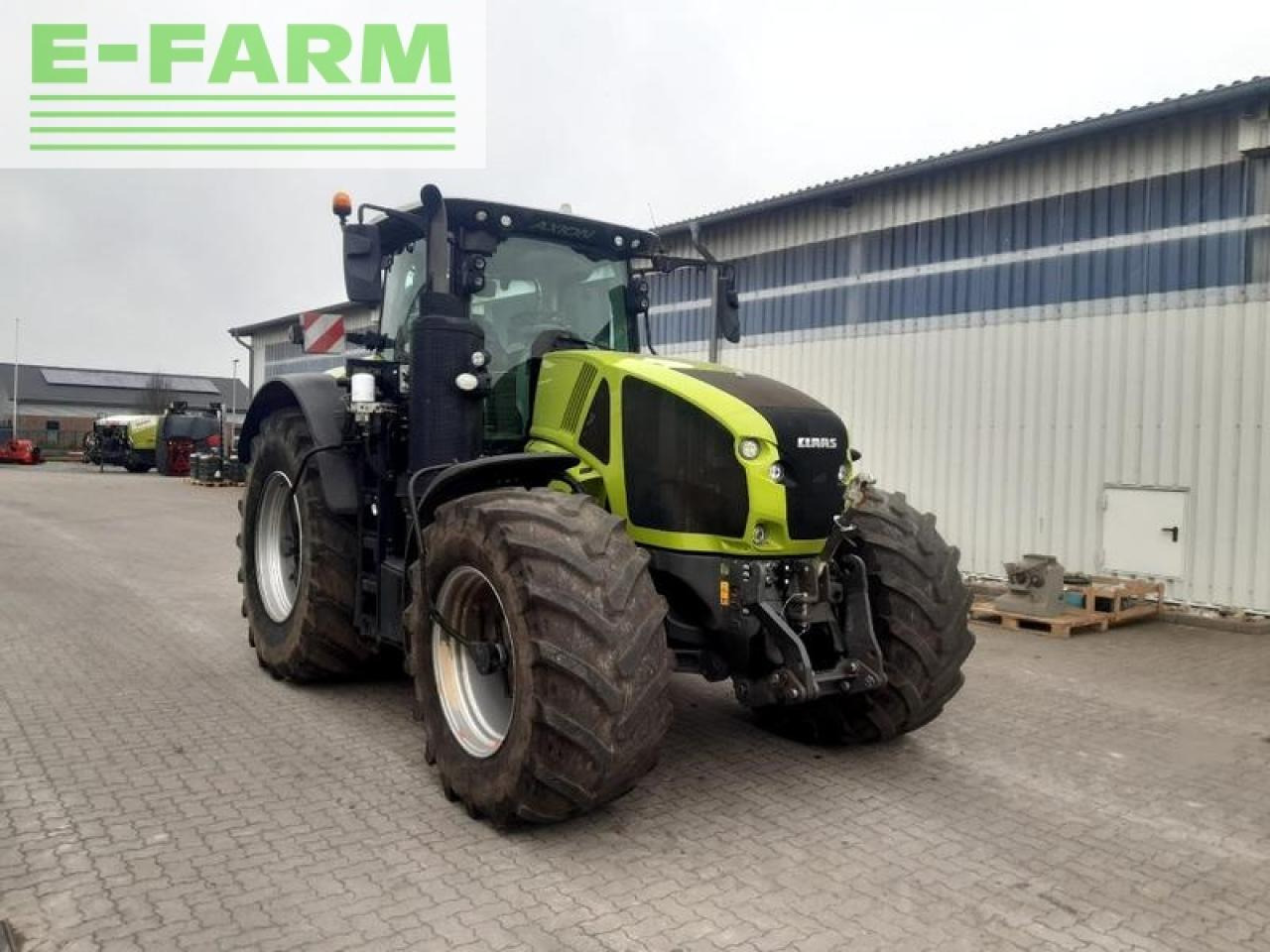 Farm tractor CLAAS axion 950 cmatic ctic