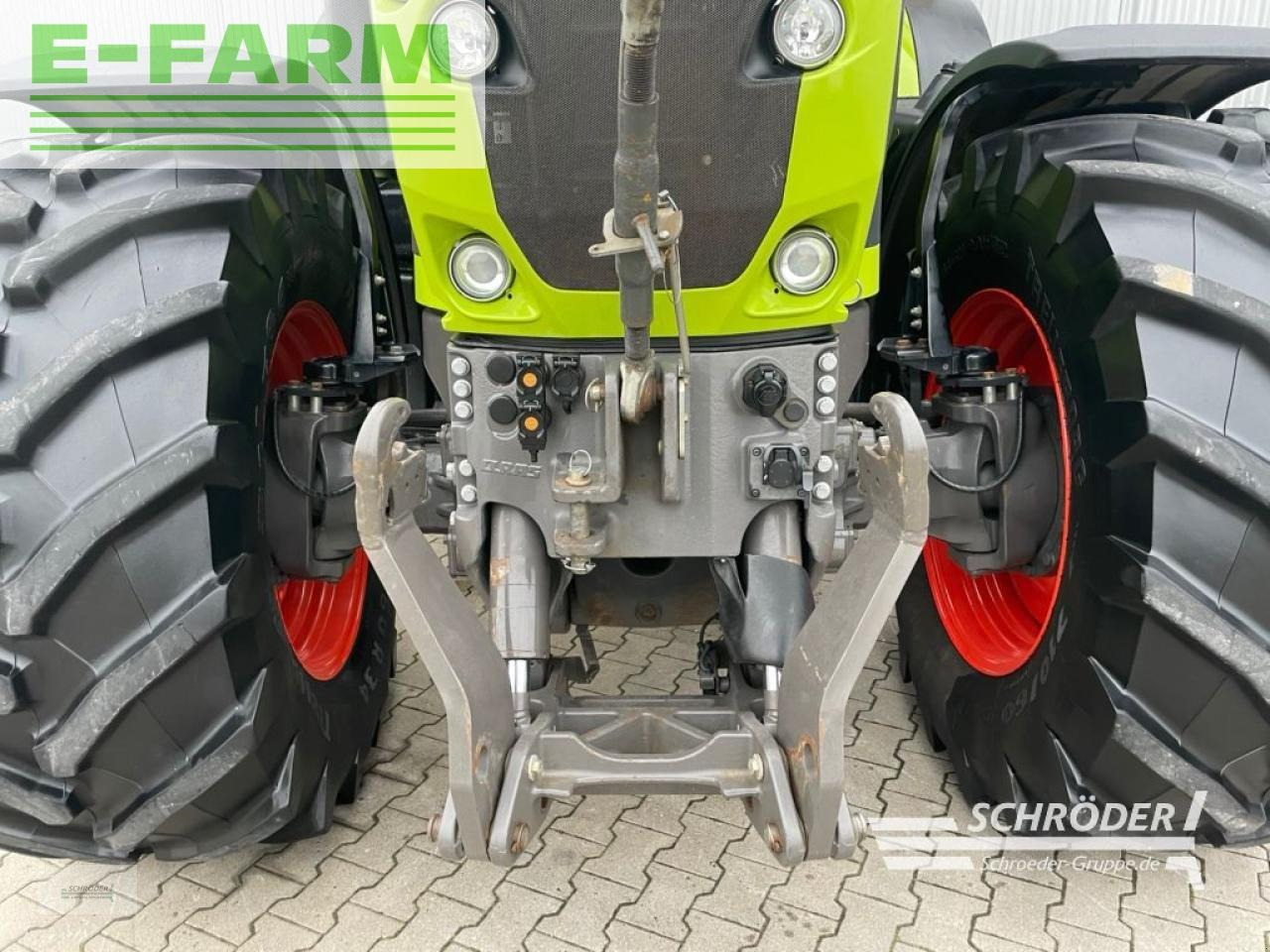 Farm tractor CLAAS axion 950 cmatic rtk