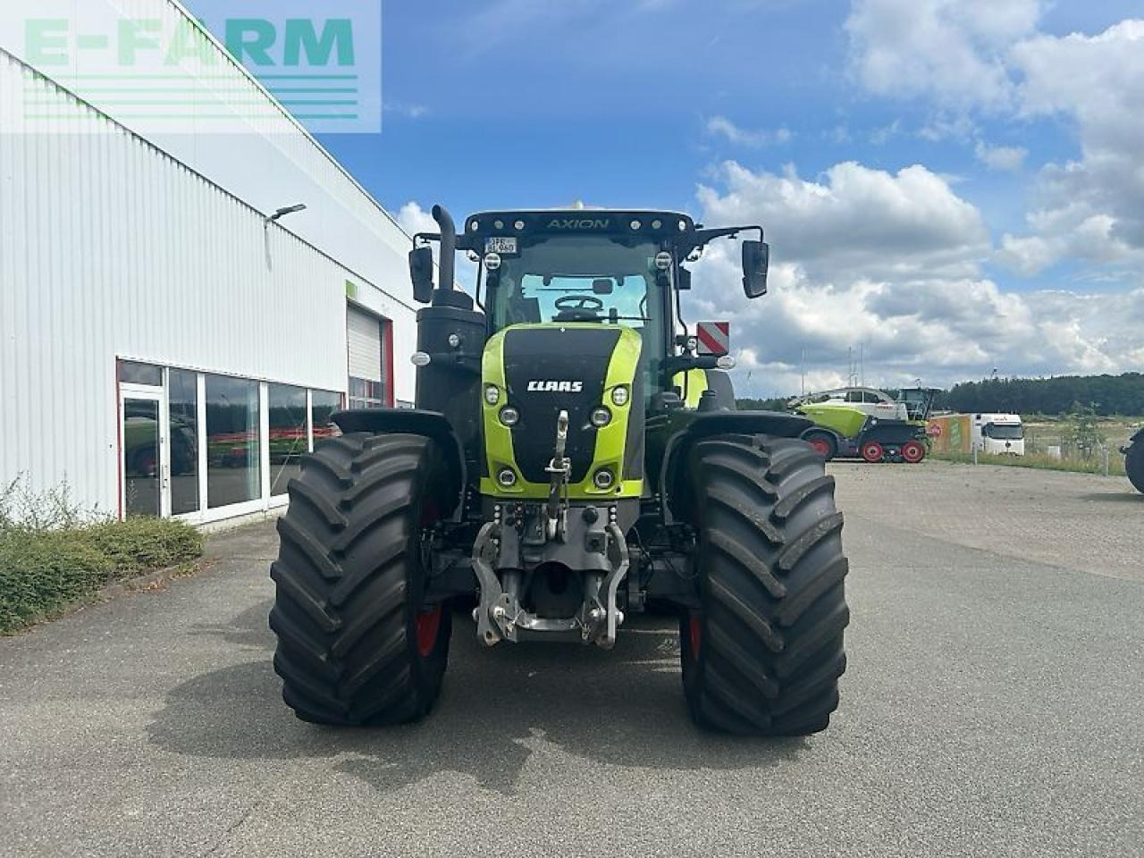 Farm tractor CLAAS axion 960