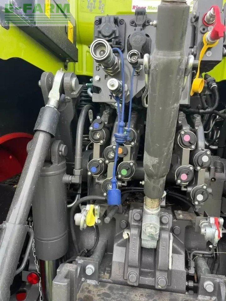 Farm tractor CLAAS axion 960