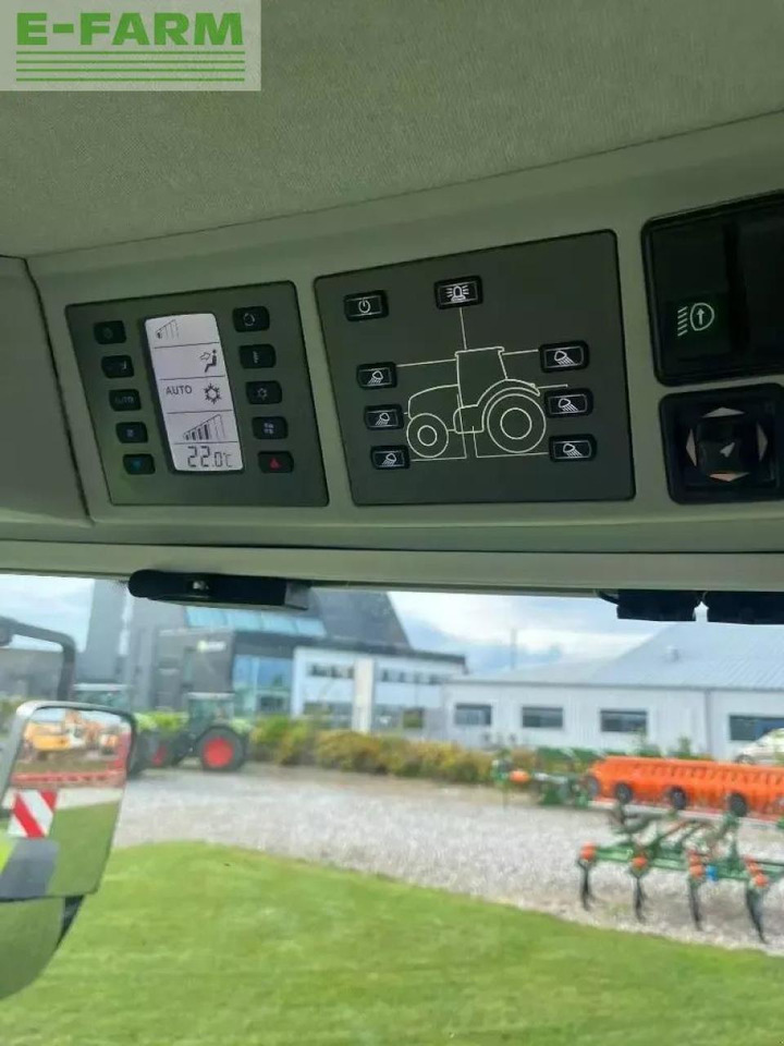 Farm tractor CLAAS axion 960