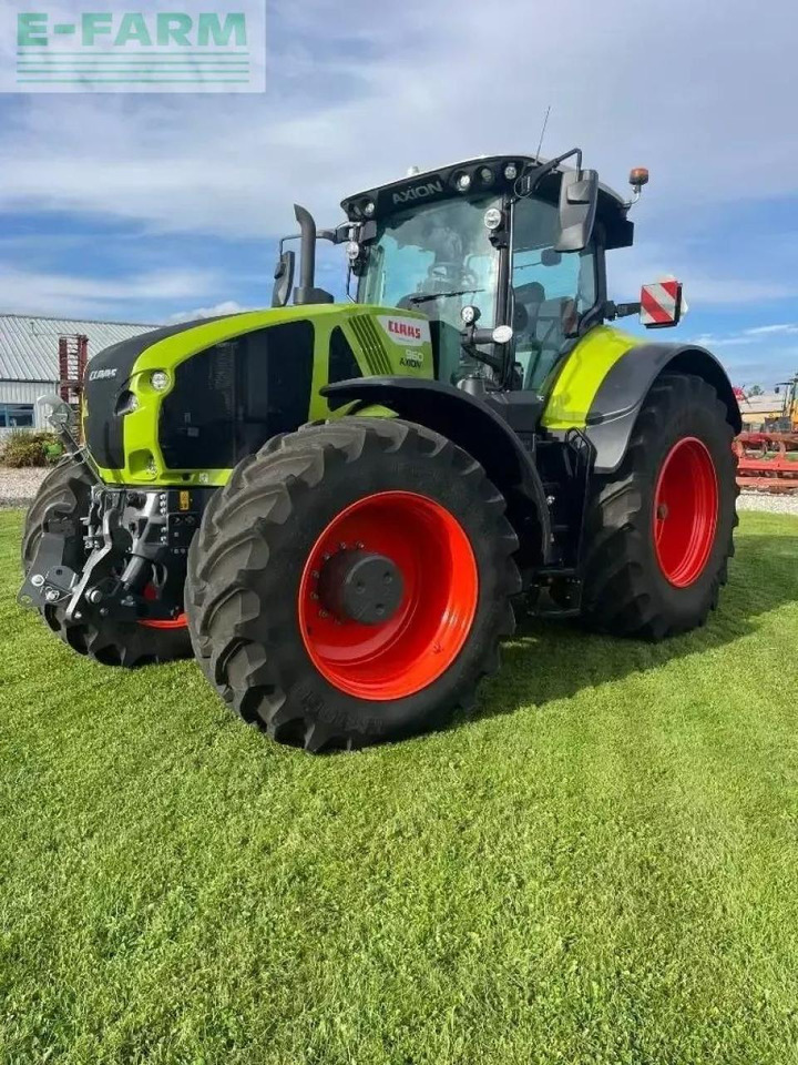 Farm tractor CLAAS axion 960