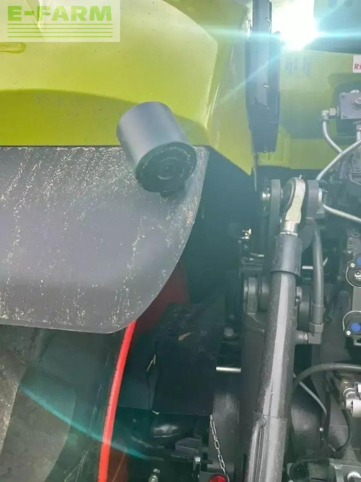 Farm tractor CLAAS axion 960