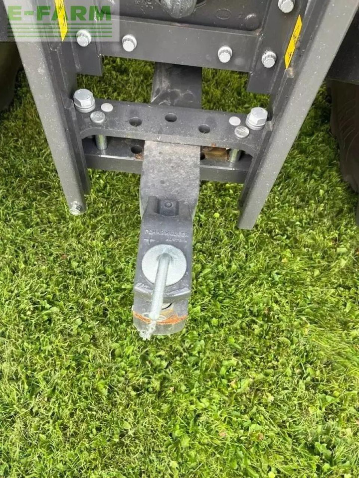 Farm tractor CLAAS axion 960