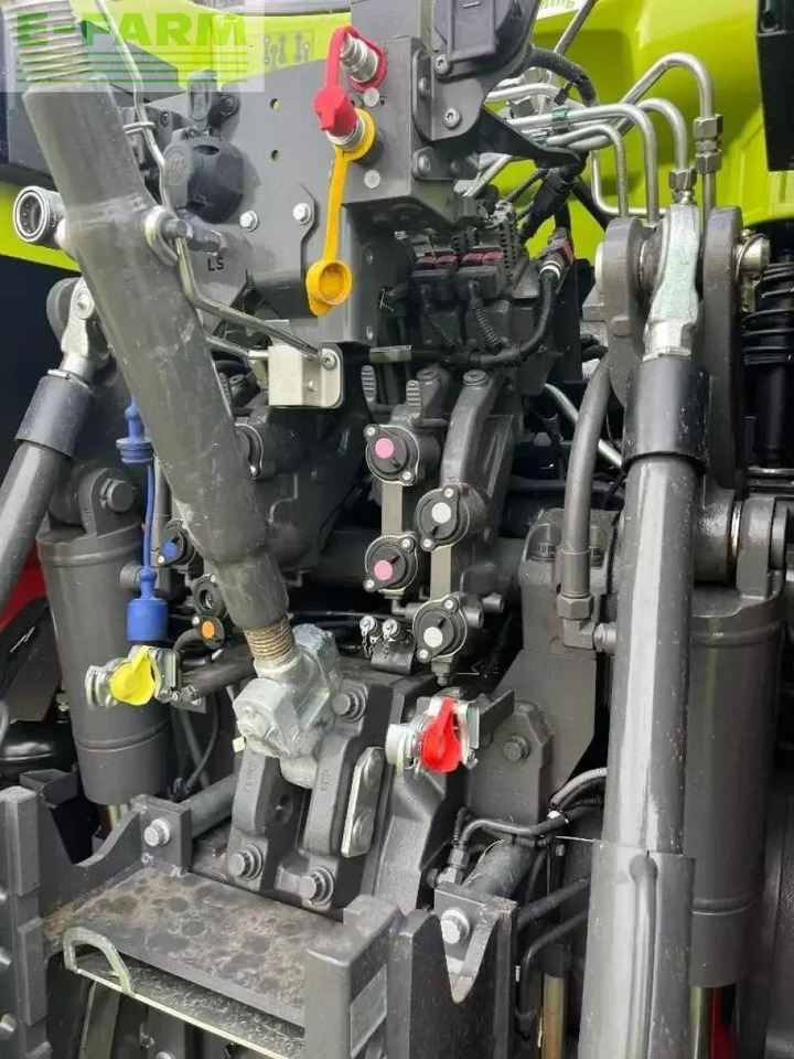 Farm tractor CLAAS axion 960