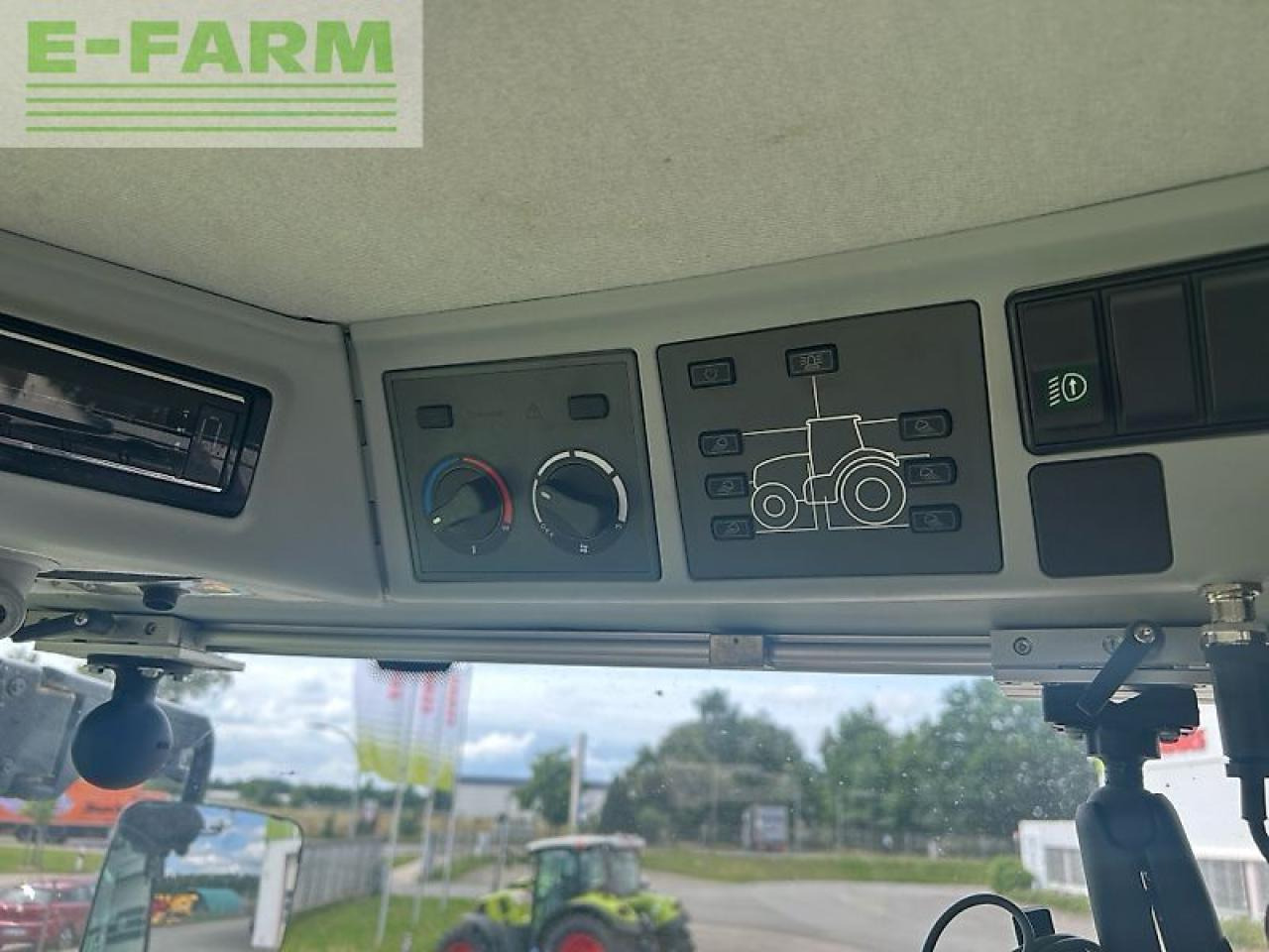 Farm tractor CLAAS axion 960