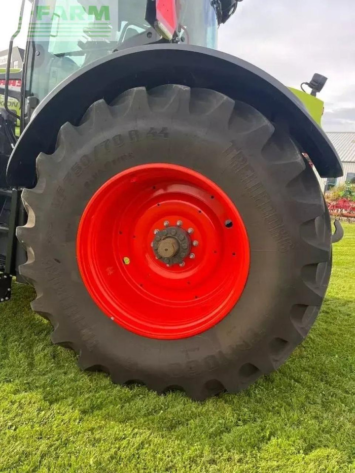 Farm tractor CLAAS axion 960