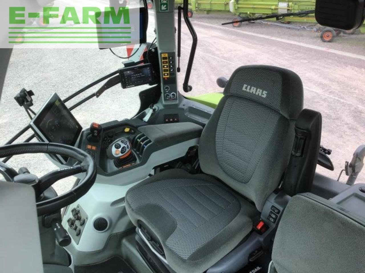 Farm tractor CLAAS axion 960 terra trac