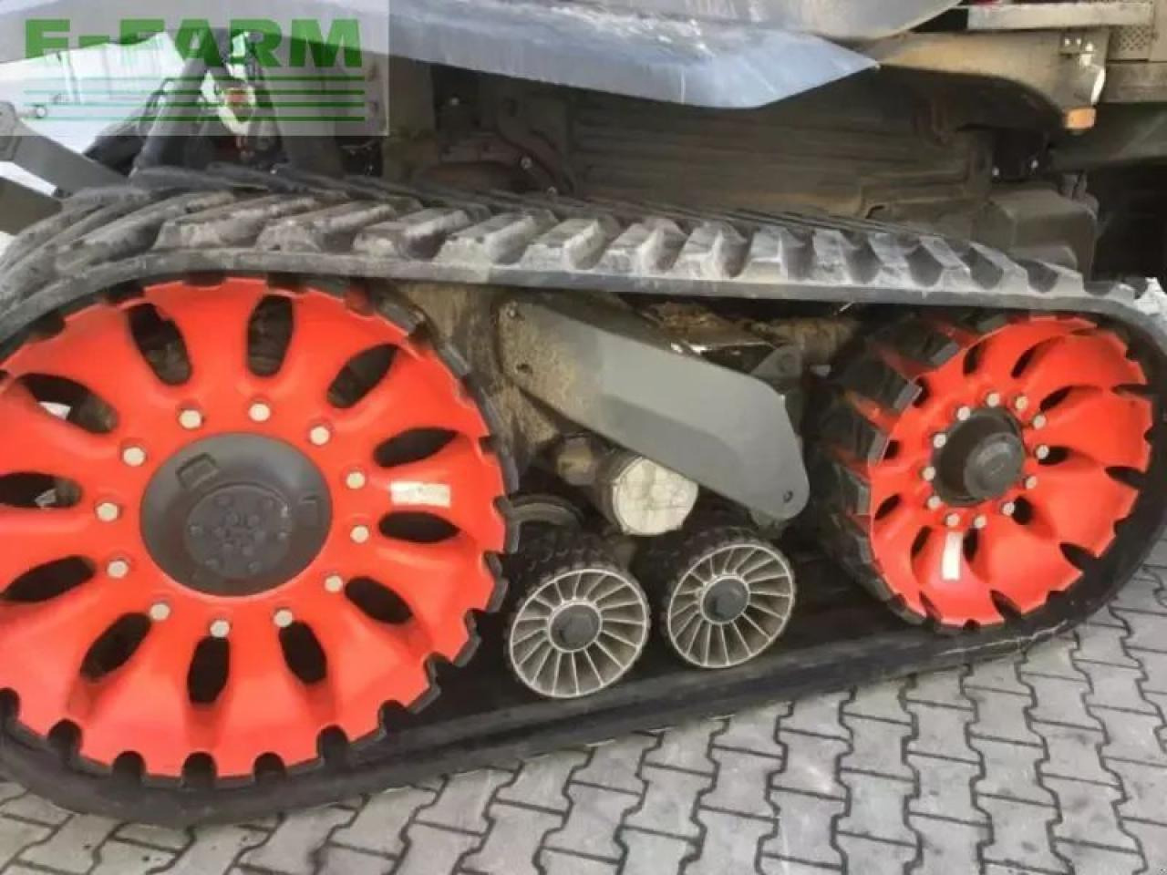 Farm tractor CLAAS axion 960 terra trac v