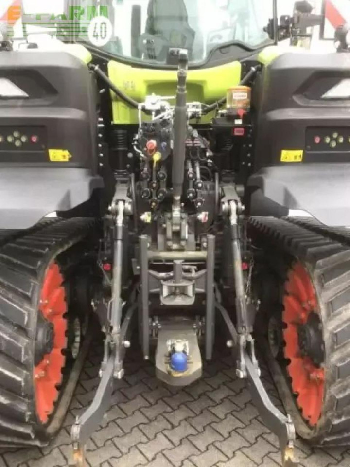 Farm tractor CLAAS axion 960 terra trac v
