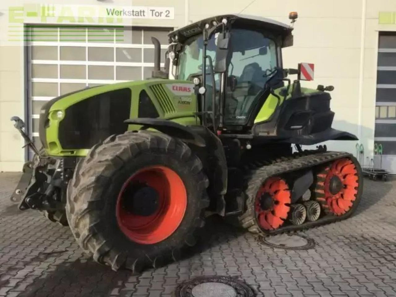 Farm tractor CLAAS axion 960 terra trac v
