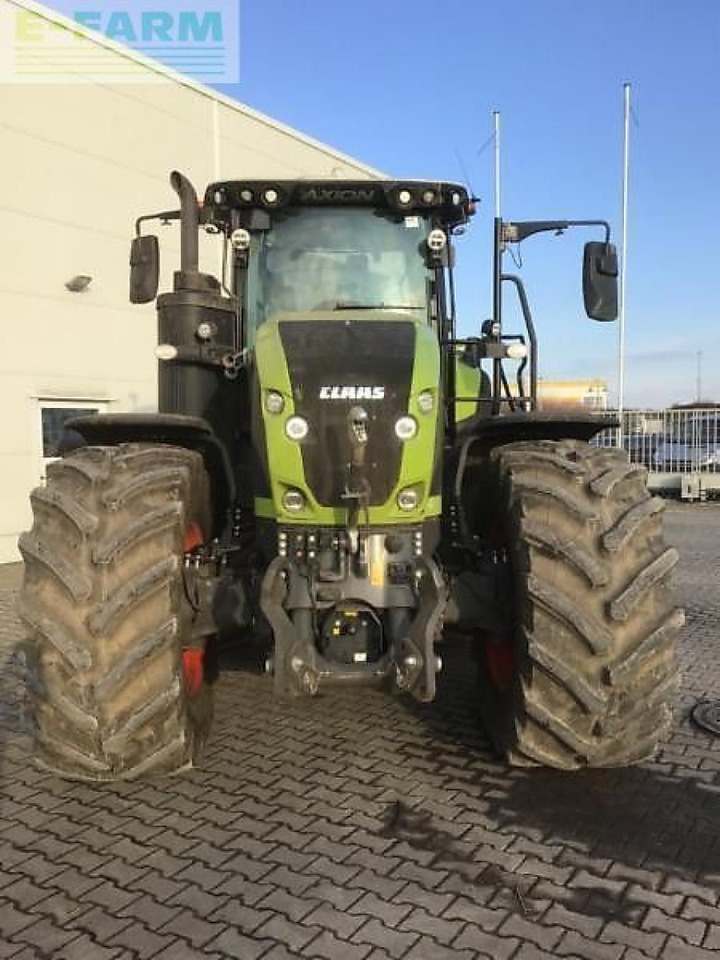 Farm tractor CLAAS axion 960 terra trac v