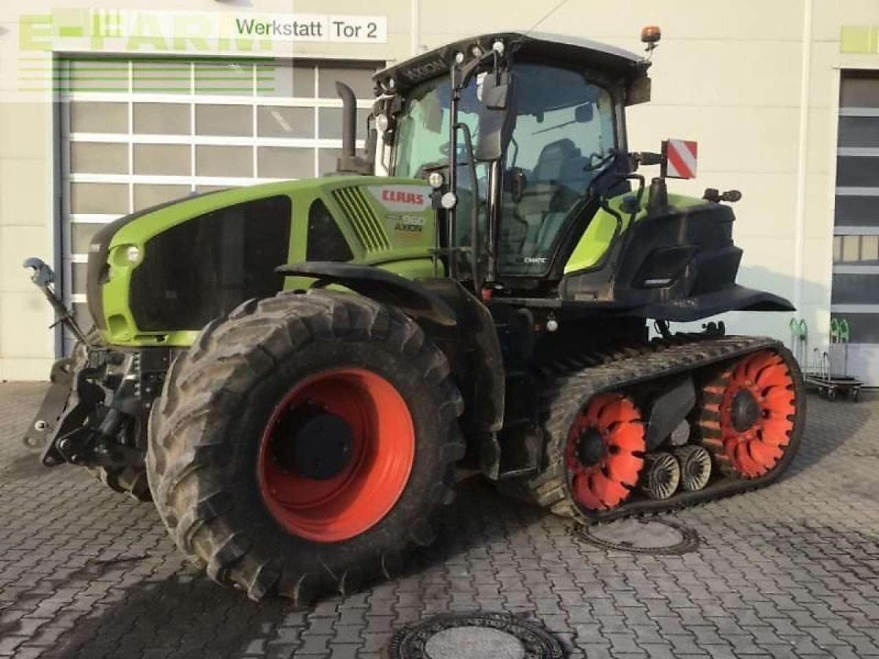 Farm tractor CLAAS axion 960 terra trac v