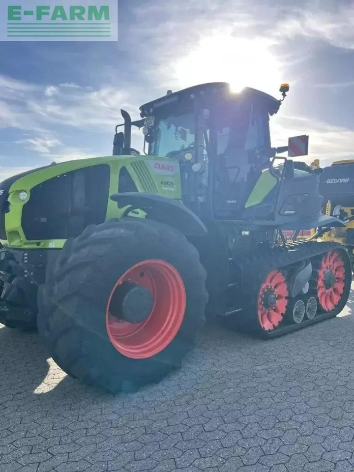 Farm tractor CLAAS axion 960tt