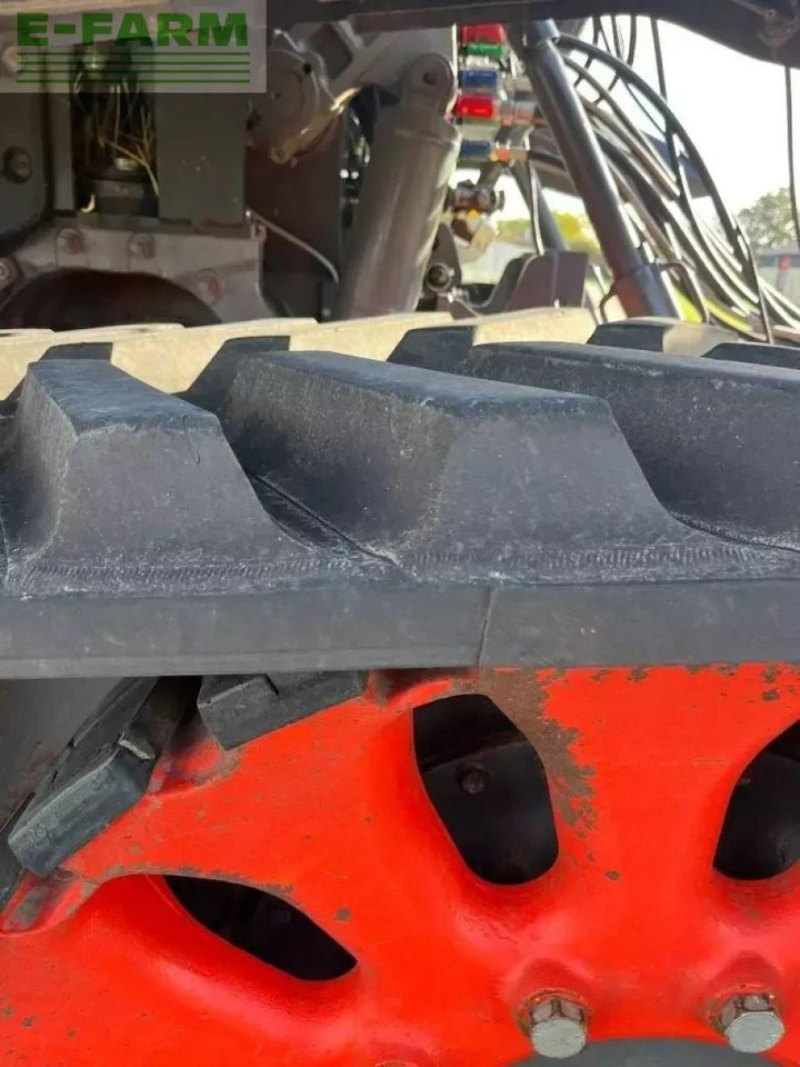 Farm tractor CLAAS axion 960tt