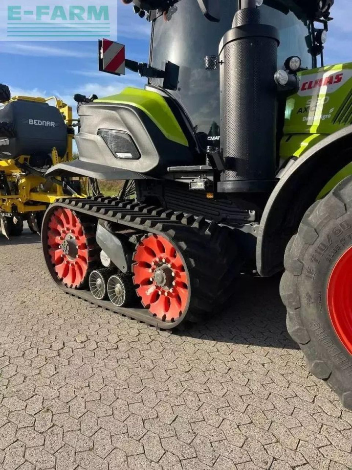 Farm tractor CLAAS axion 960tt