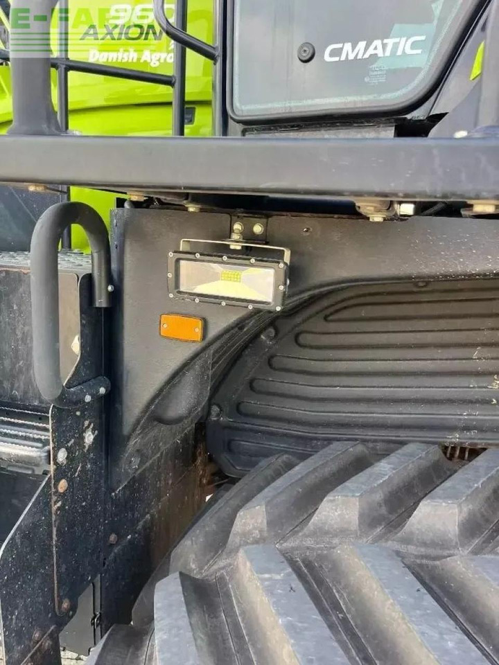 Farm tractor CLAAS axion 960tt