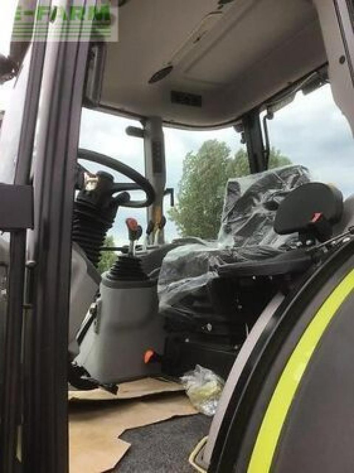 Farm tractor CLAAS axos 240