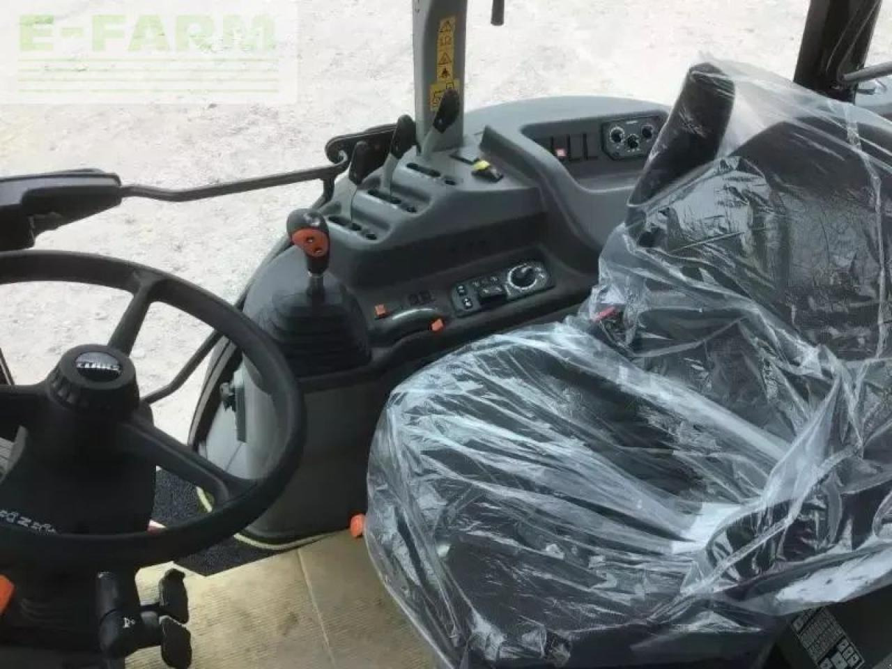 Farm tractor CLAAS axos 240