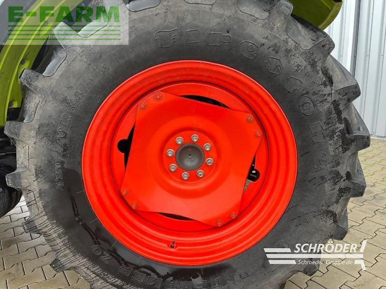 Farm tractor CLAAS axos 330
