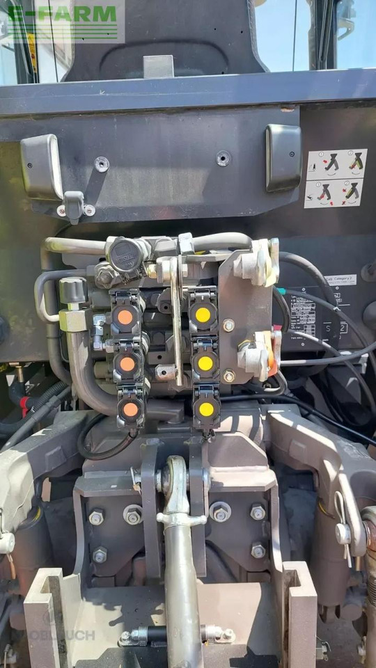Farm tractor CLAAS axos 330