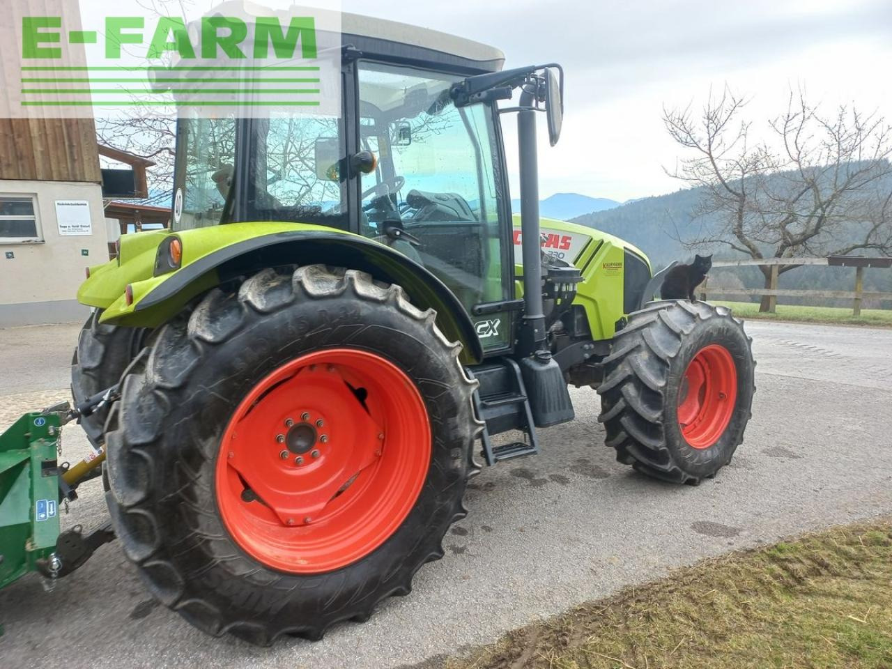 Farm tractor CLAAS axos 330 cx