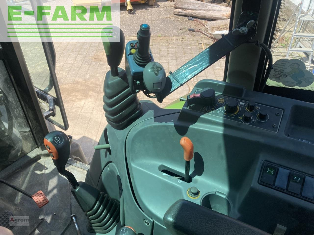 Farm tractor CLAAS axos 340