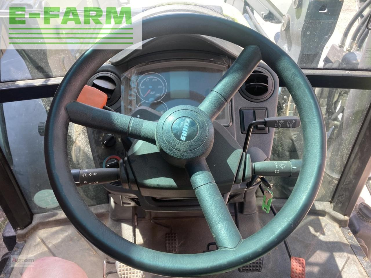Farm tractor CLAAS axos 340
