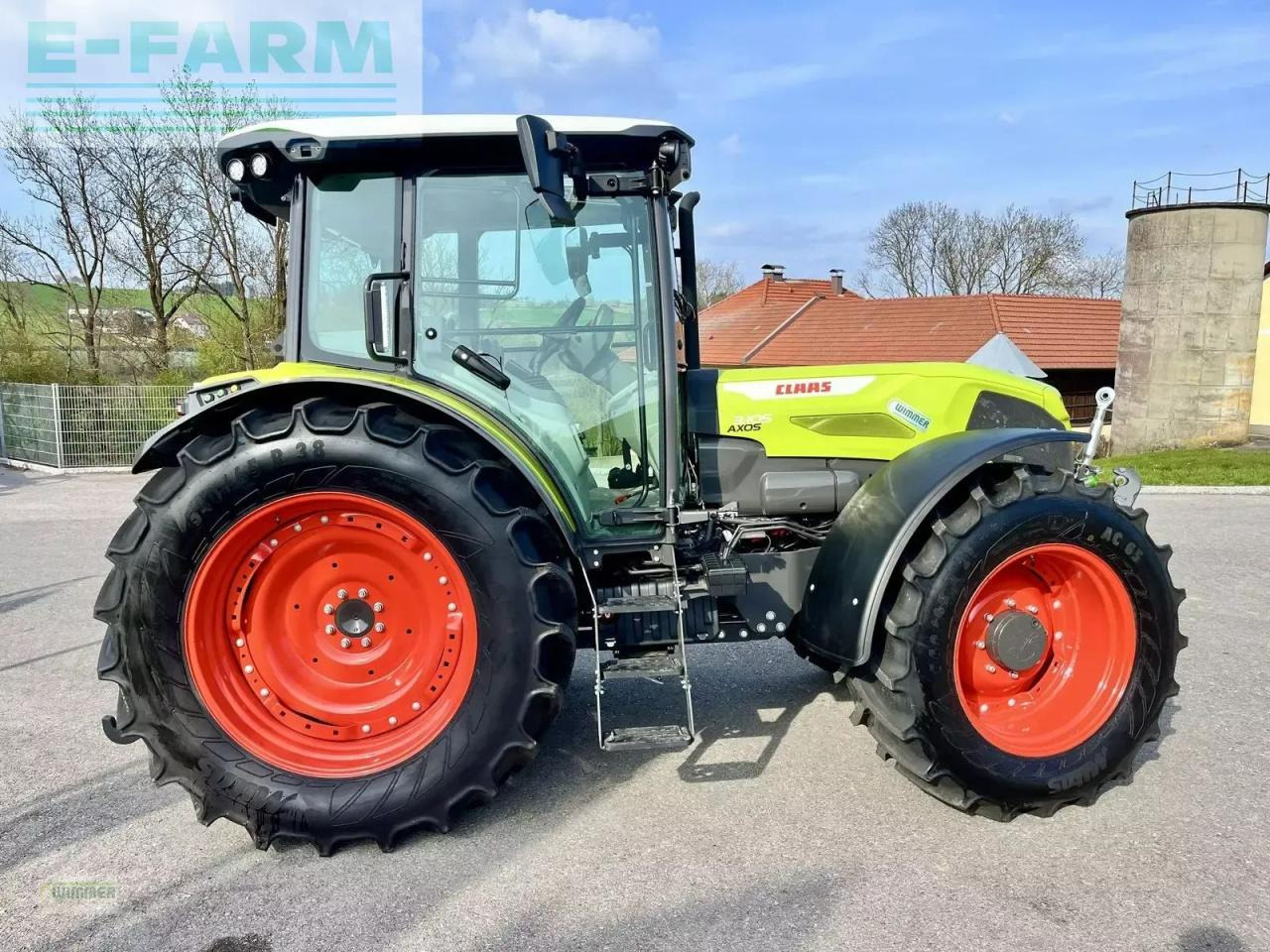 Farm tractor CLAAS axos 3.105