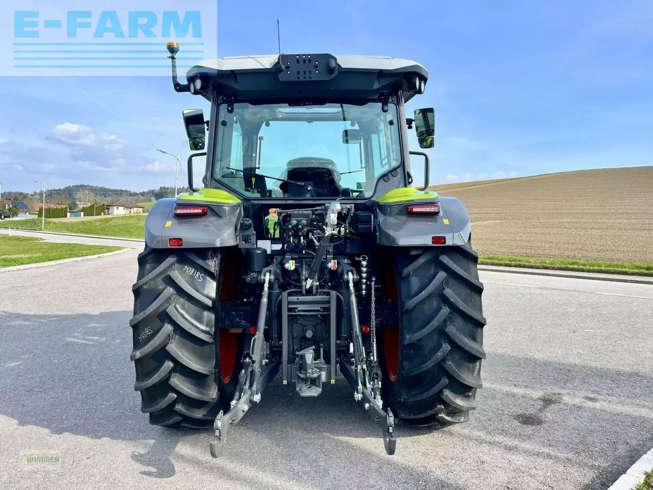 Farm tractor CLAAS axos 3.105