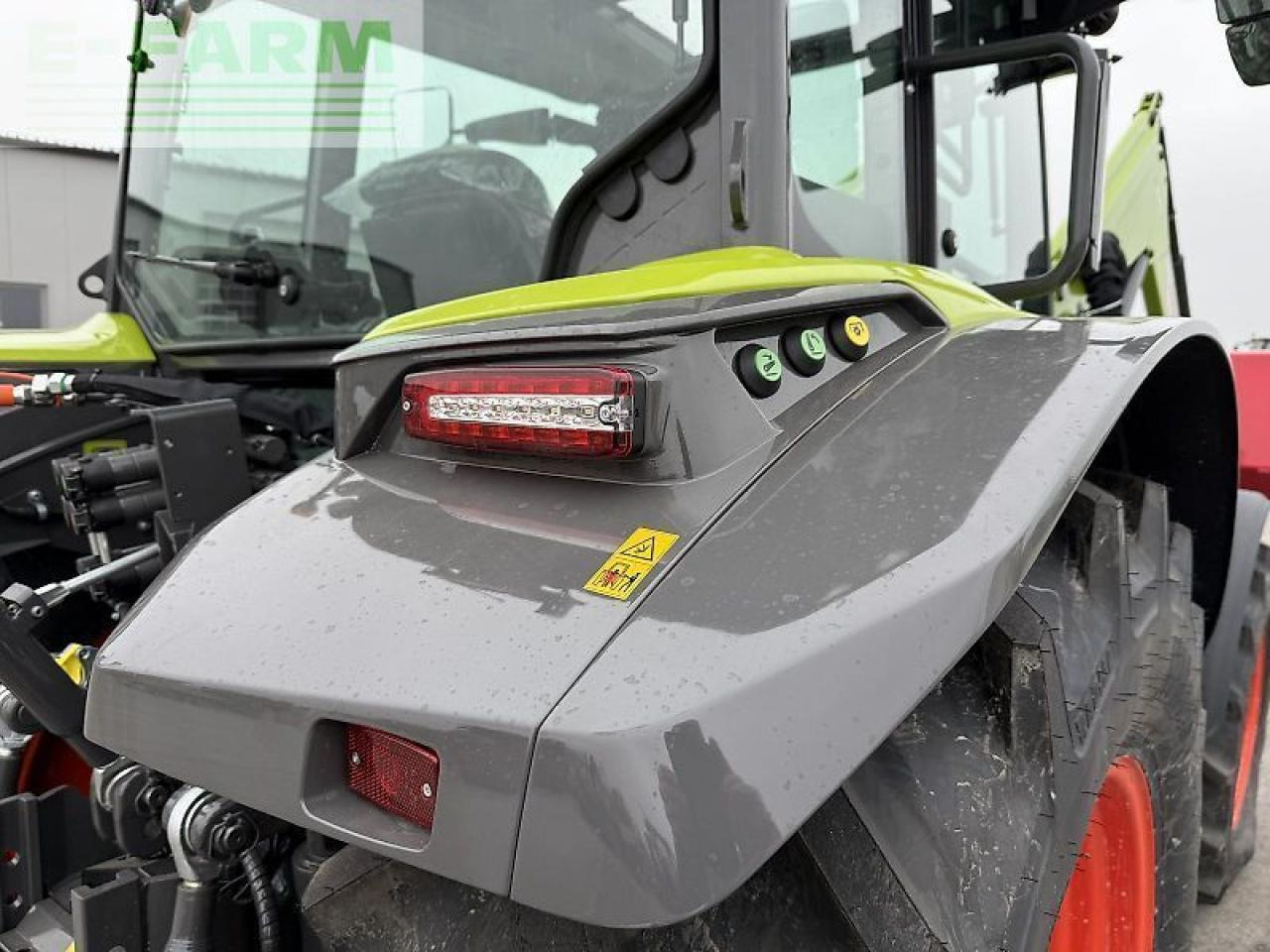 Farm tractor CLAAS axos 3.105