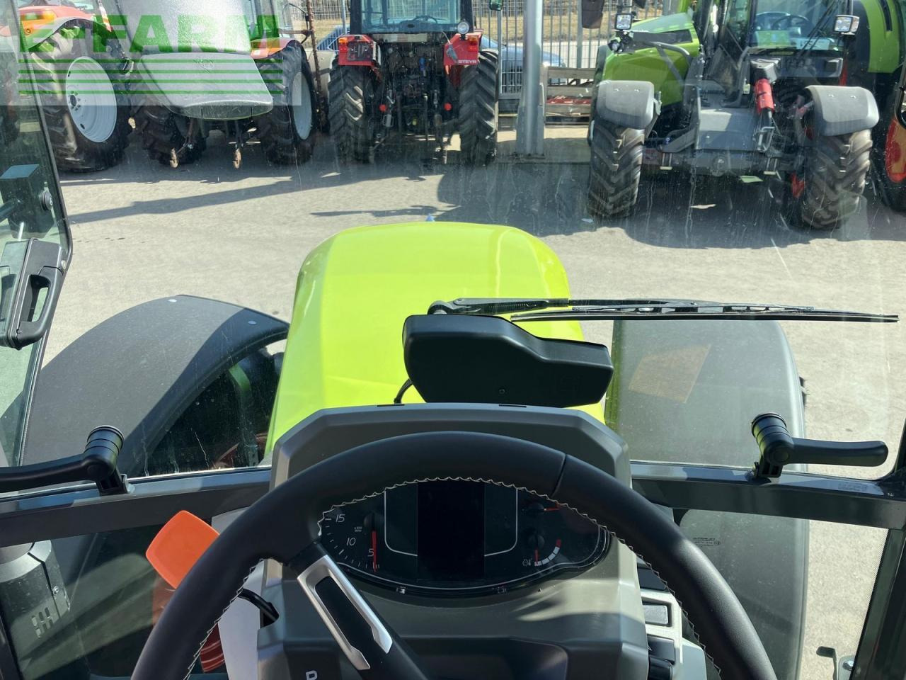 Farm tractor CLAAS axos 3.105