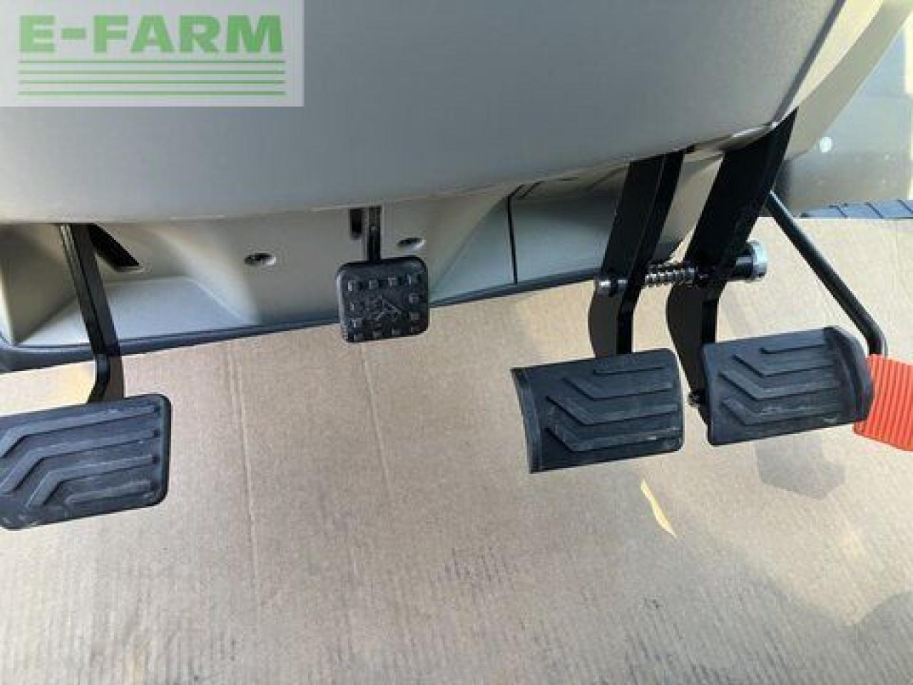 Farm tractor CLAAS axos 3.95 comfort