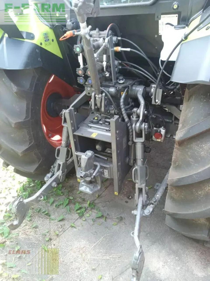 Farm tractor CLAAS elios 210