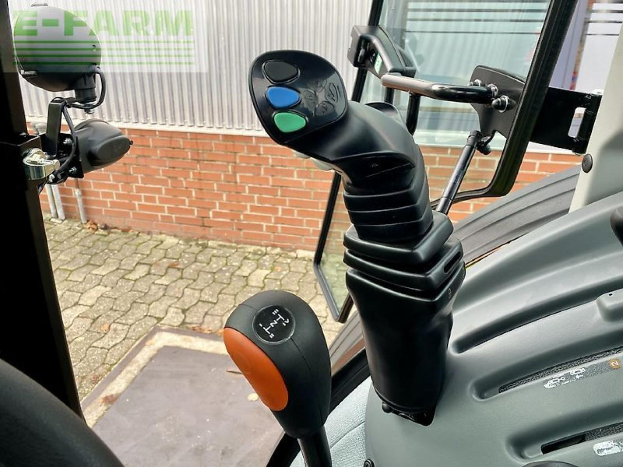 Farm tractor CLAAS elios 210, frontlader, frontscheibe ausstellbar