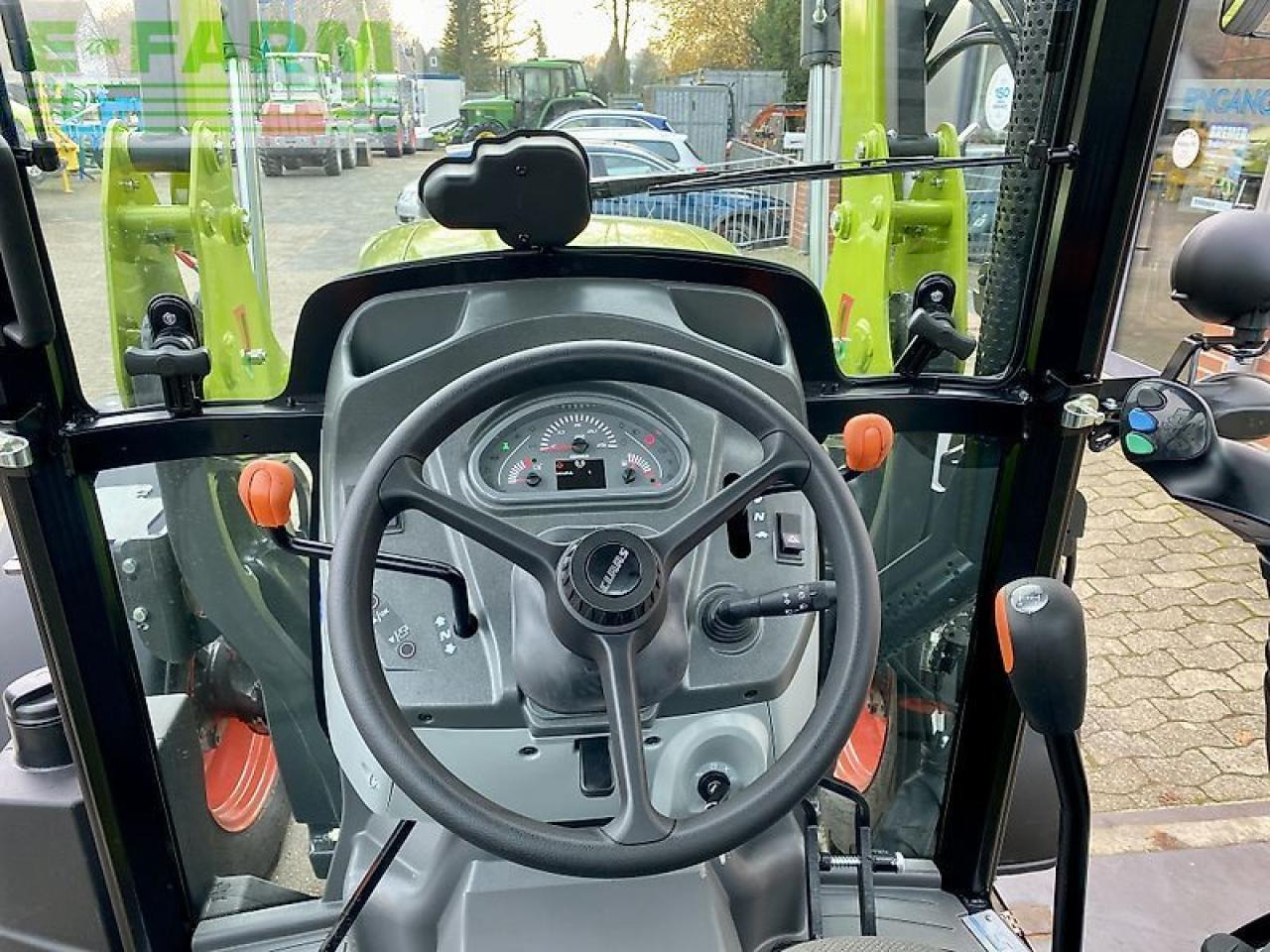 Farm tractor CLAAS elios 210, frontlader, frontscheibe ausstellbar