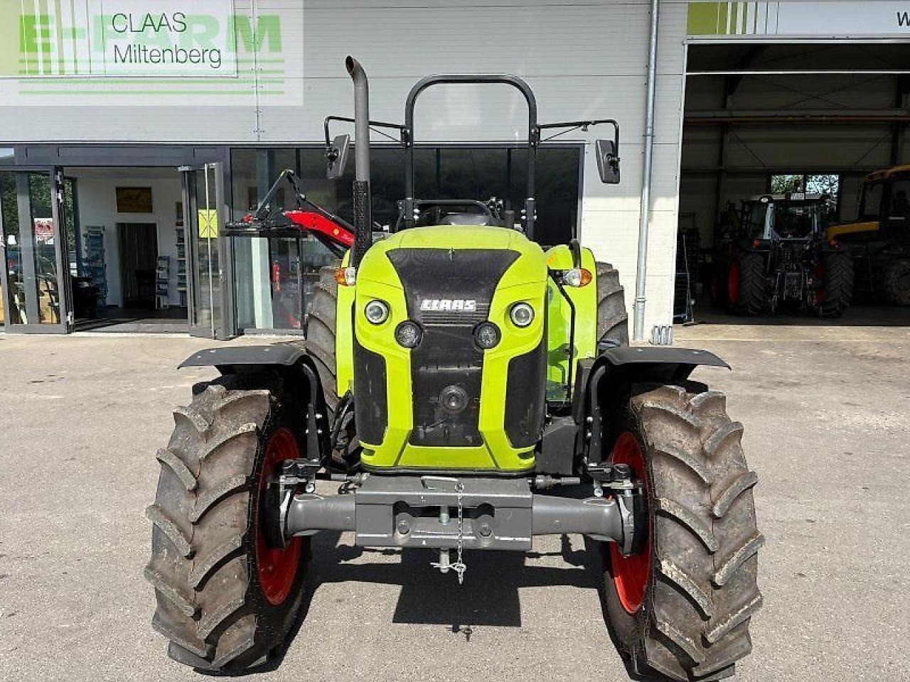 Farm tractor CLAAS elios 210 plattform