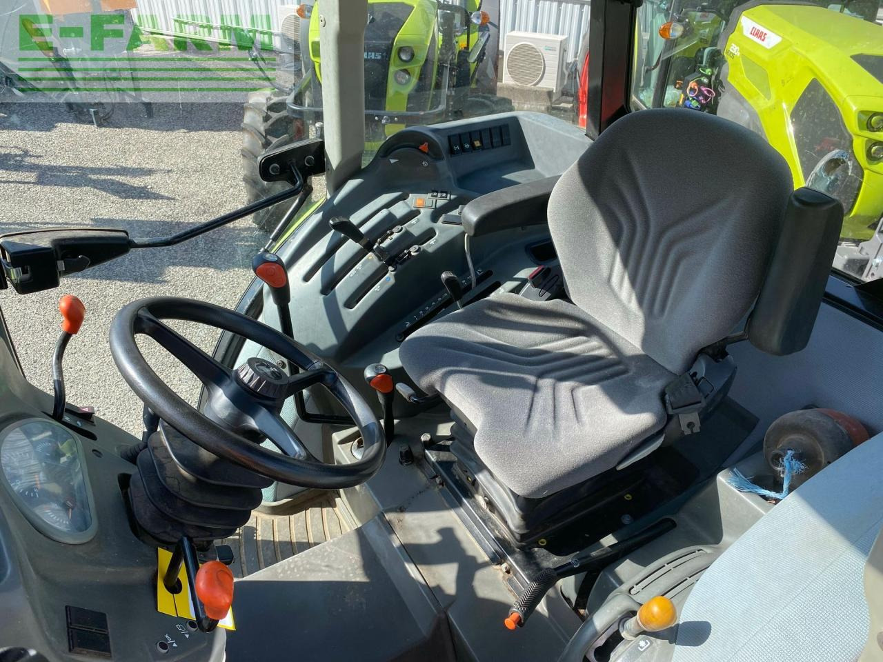 Farm tractor CLAAS elios 220 cabine